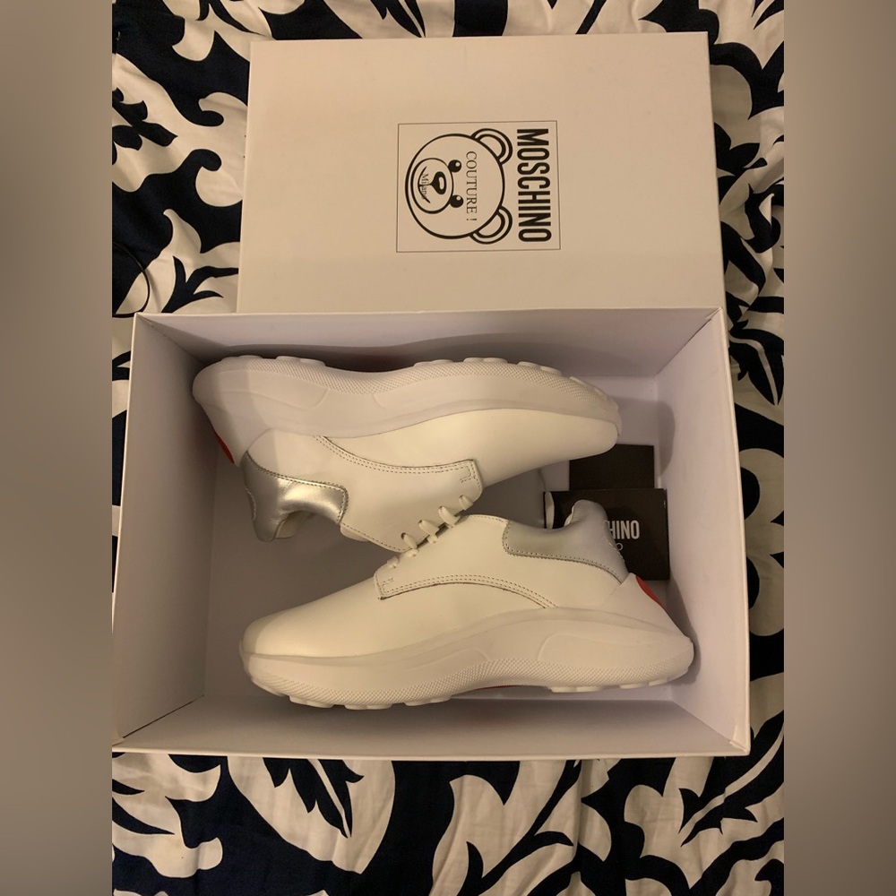 MOSCHINO Sneakers